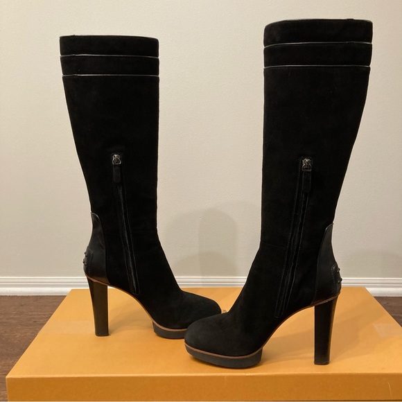 Tod’s Tall Suede boots - Picture 3 of 16